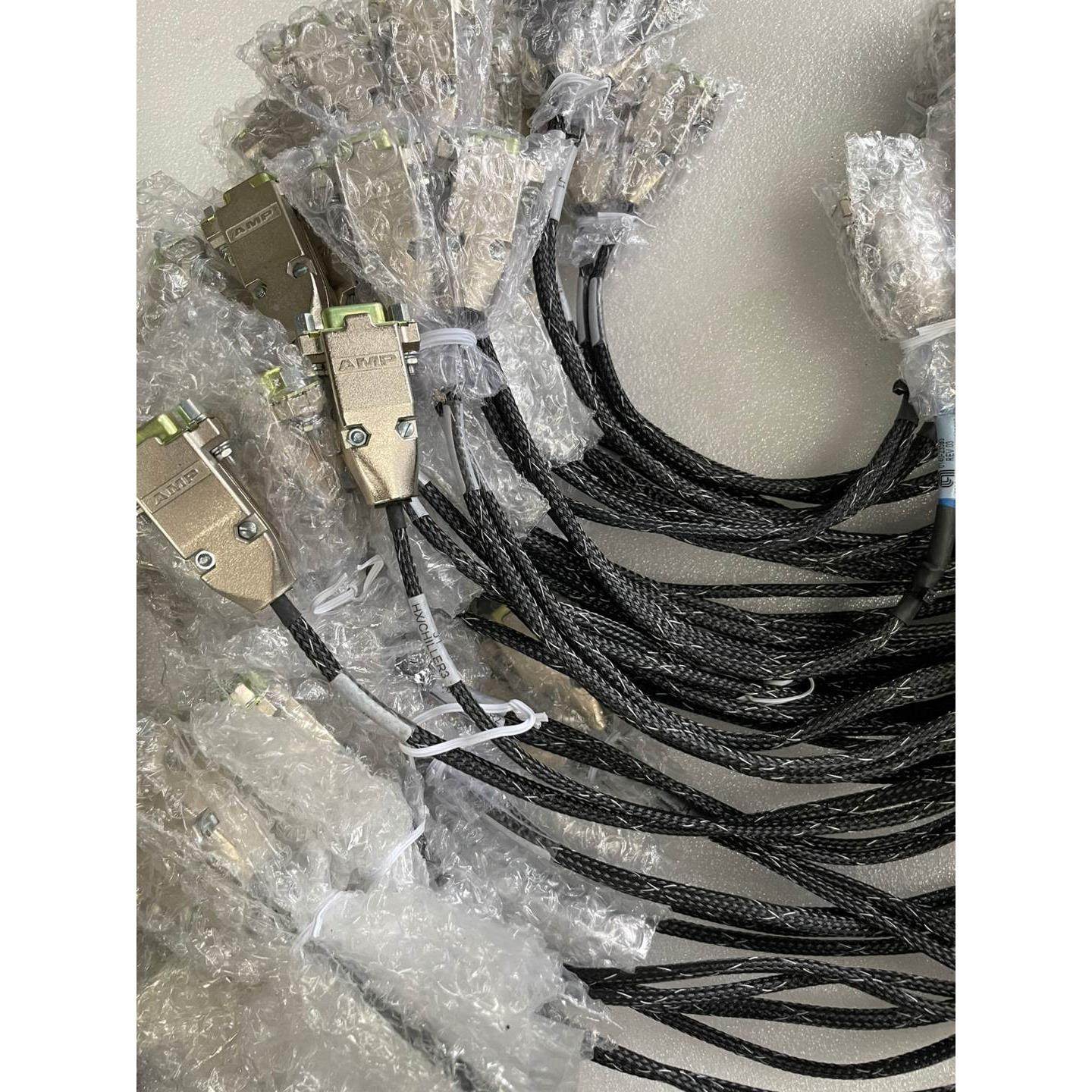 非标价安普AMP9针插头一拖二、全新议价