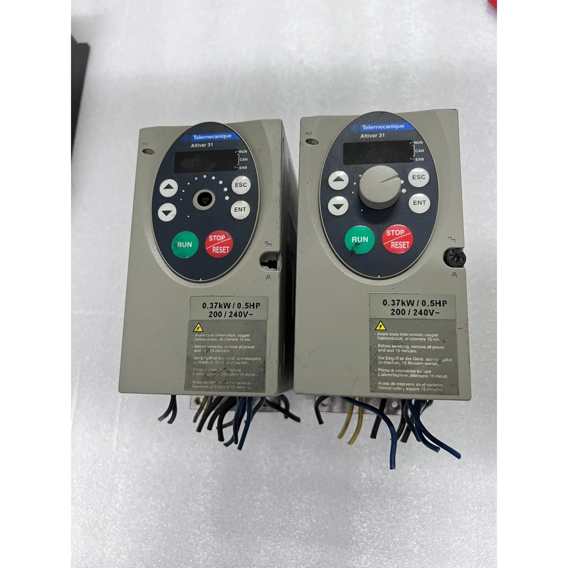 非标价ATV31H037M2A施耐徳变频器，拆机有2只，实物拍摄，议价