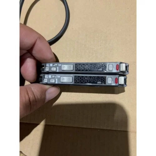 非标价基恩士光纤放大器全新FS-V31p，2个议价