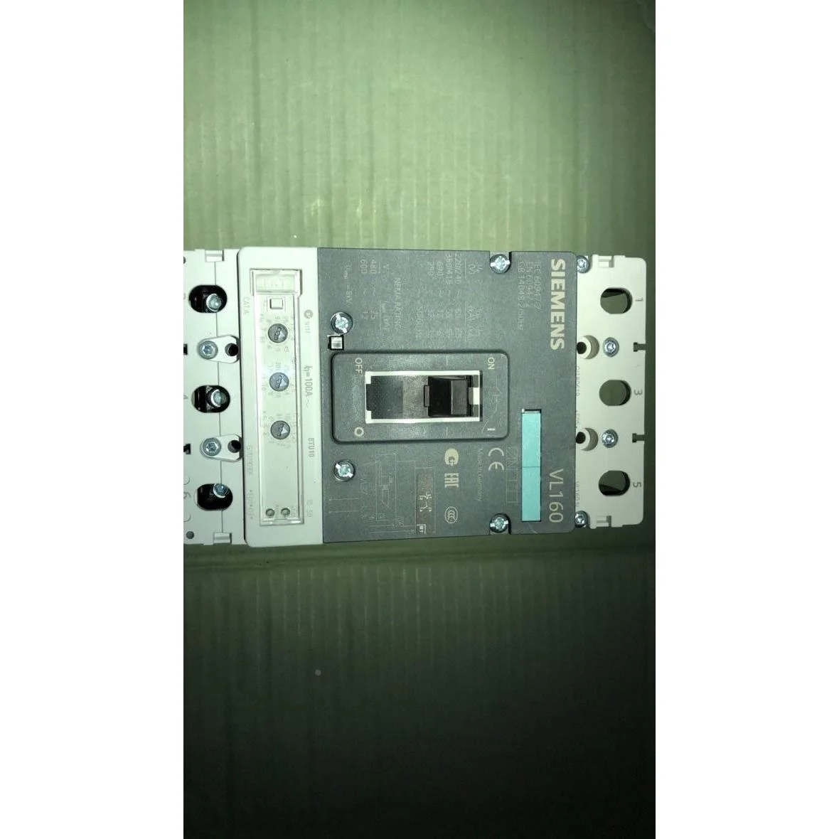 非标价西门子塑壳断路器 3VL2706-1DC33-0AA0 3V议价