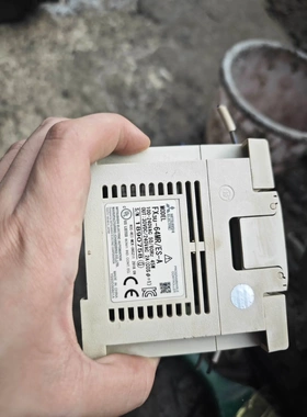 非标价三菱plc型号FX3u-64MR/ES-A 显示屏6S211议价