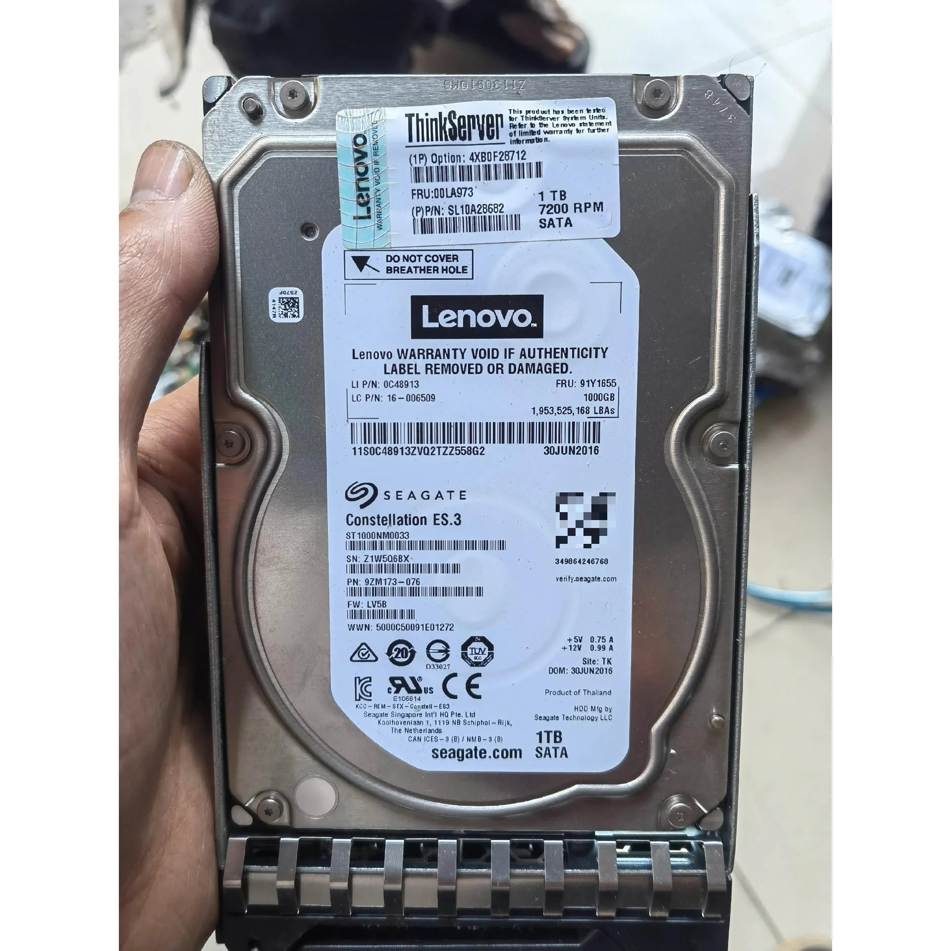 非标价联想3.5寸7200转1T SATA企业级服务器硬盘SHD7议价