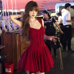 红色连衣裙女轻奢高级感2025夏季无袖小个子蝴蝶结贝微微同款裙子
