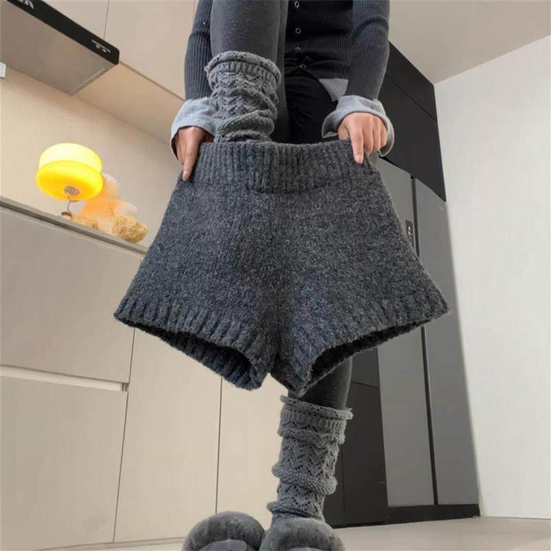 韩系复古黑灰色a字包臀针织短裤女春秋冬高级感显瘦高腰直筒裤潮,女装/女士精品,休闲裤,淘宝优惠券,粉丝福利购,淘宝优惠卷