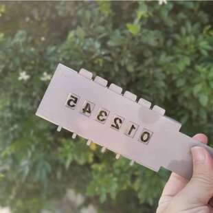 数字母编号镂空喷漆模板金属活动可变卡槽分纤箱课桌放大漏空字