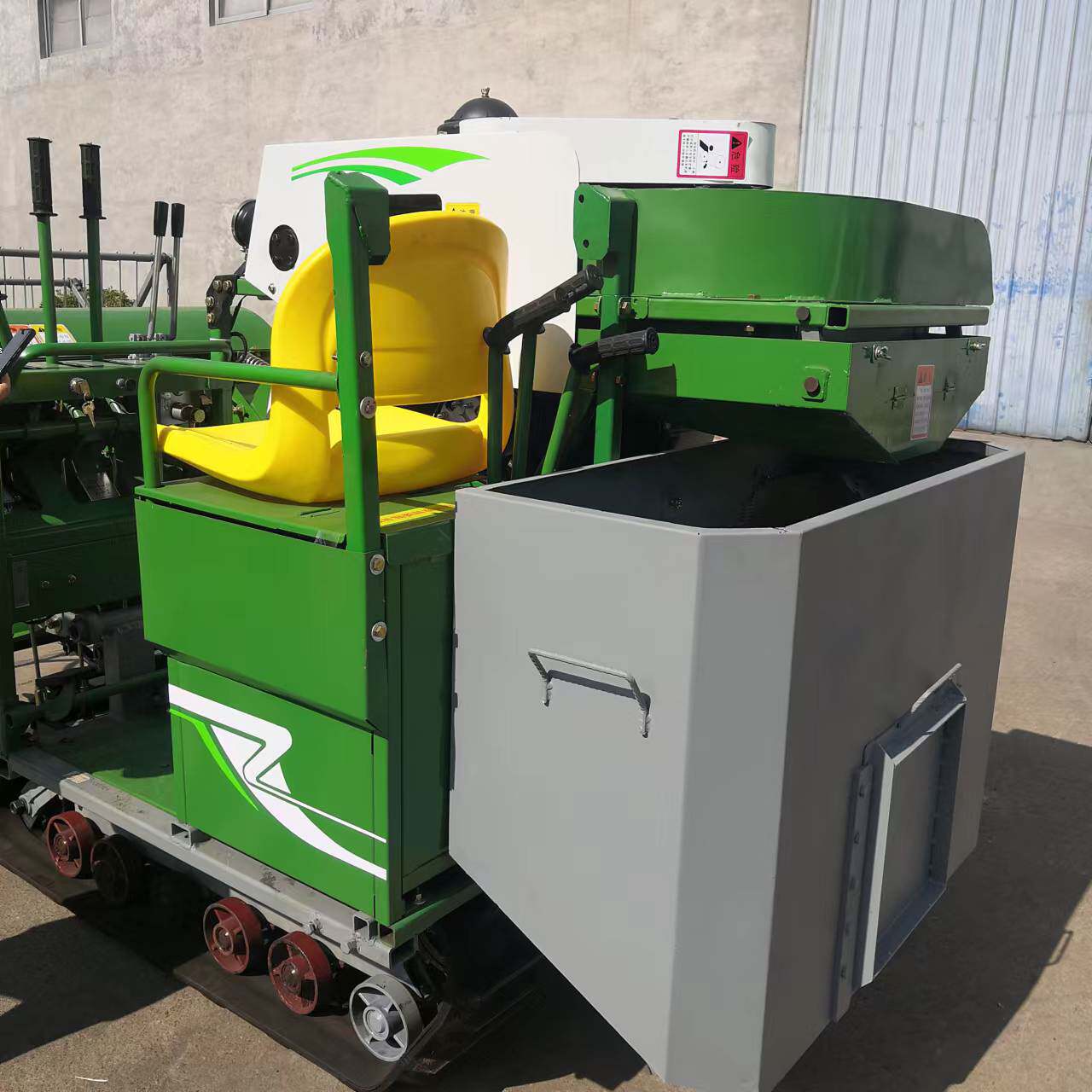 15马力风冷柴油机小麦联合收割机 履带式稻麦联合收割机价格