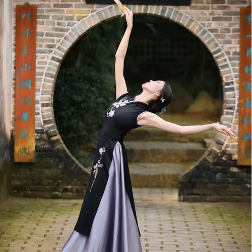 新款身韵刺绣旗袍古典舞舞蹈服