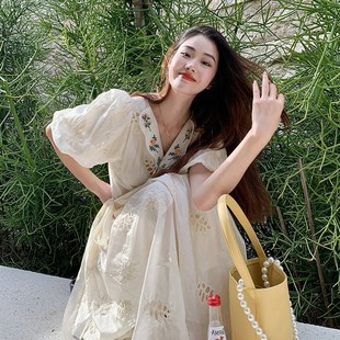 速发式夏刺绣连衣裙法季新款甜美设计感重工森系长裙子
