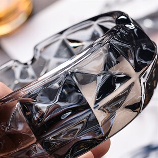 速发客厅家创烟灰缸防灰飞办室公高级感玻璃烟缸轻奢高档潮流用意