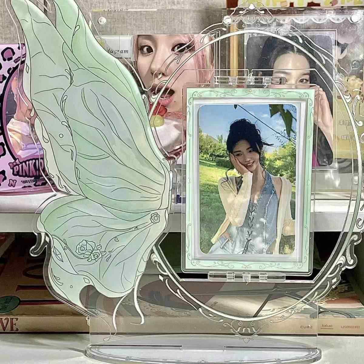 速发示制转旋可蝴蝶小卡展自立牌寸照片插卡立牌亚克力摆件