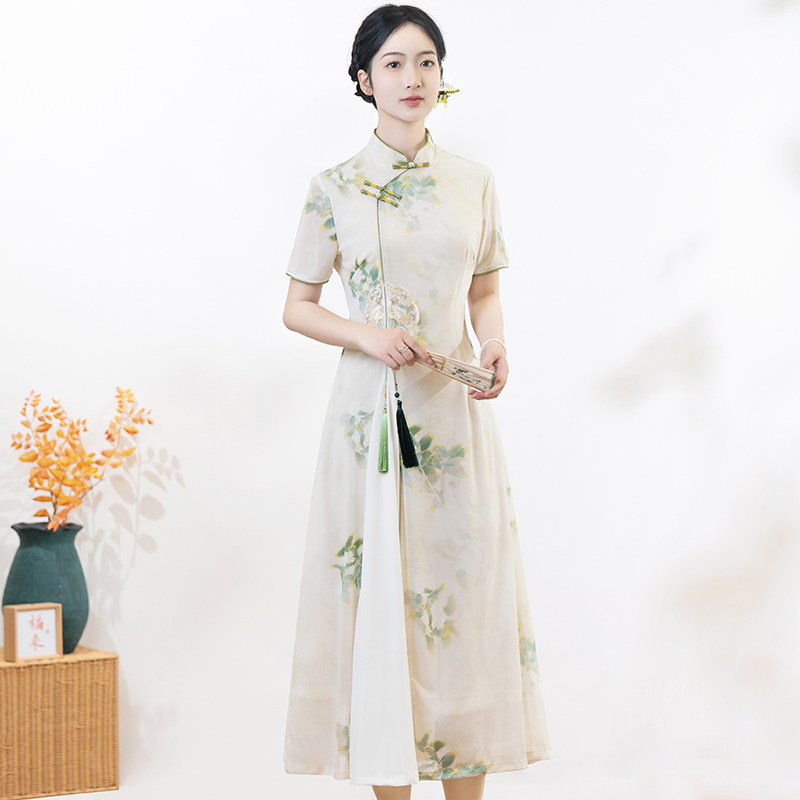 挽苏绿色小清新奥黛旗袍2025新款改良年轻款少女日常连衣裙小个子