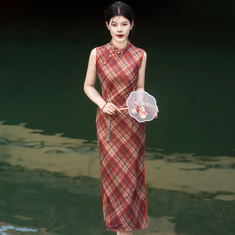 挽苏红色格子旗袍2024新款改良年轻款少女复古民国无袖日常连衣裙