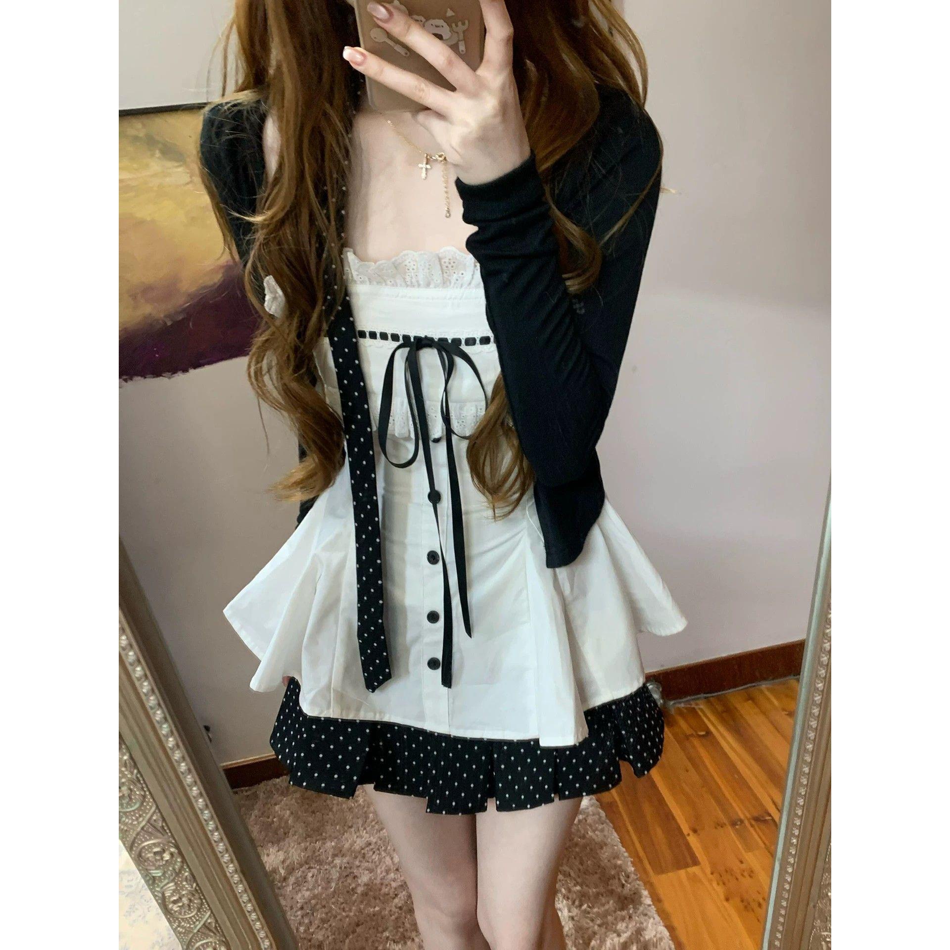 早春韩系穿搭套装女花边蝴蝶结巨好看的吊带小上衣波点短裙一整套