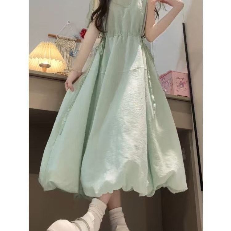 薄荷绿色背心连衣裙子女夏季2026新爆款海边度假收腰显瘦花苞长裙