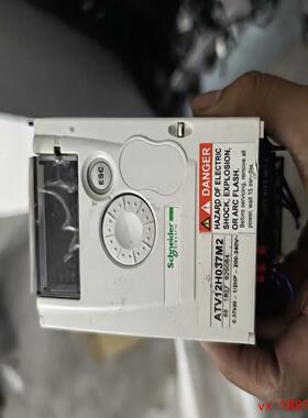 (非标价)施耐德变频器 ATV12H037M2 质量保证漂亮
