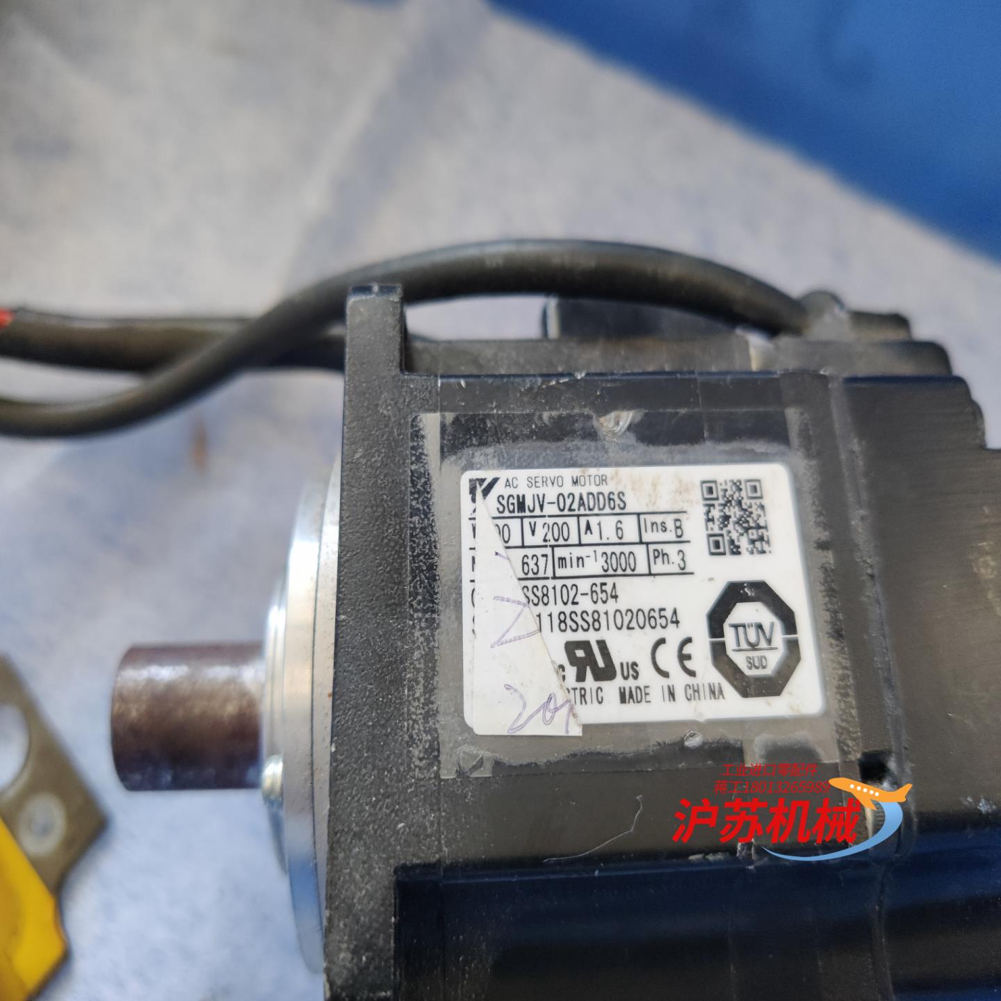 SGMJV-02ADD6S 安川伺服电机 1个