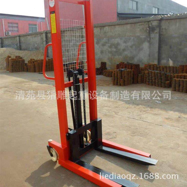 厂家供应1吨手动液压堆高叉车充电式半电动升降仓库装卸搬运车