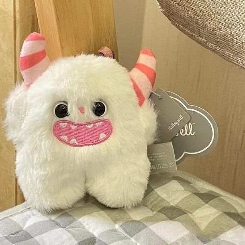 新款可爱怪兽毛绒书包挂件饰可爱毛绒ins钥匙扣生日礼物