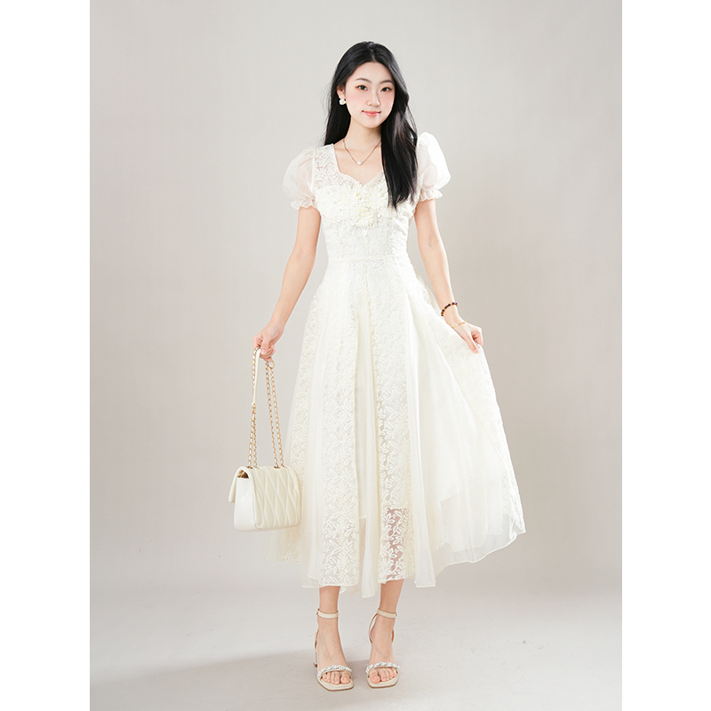 香雾白茶-高级感重工收腰显瘦氛围感连衣裙气质度假风2025夏新款