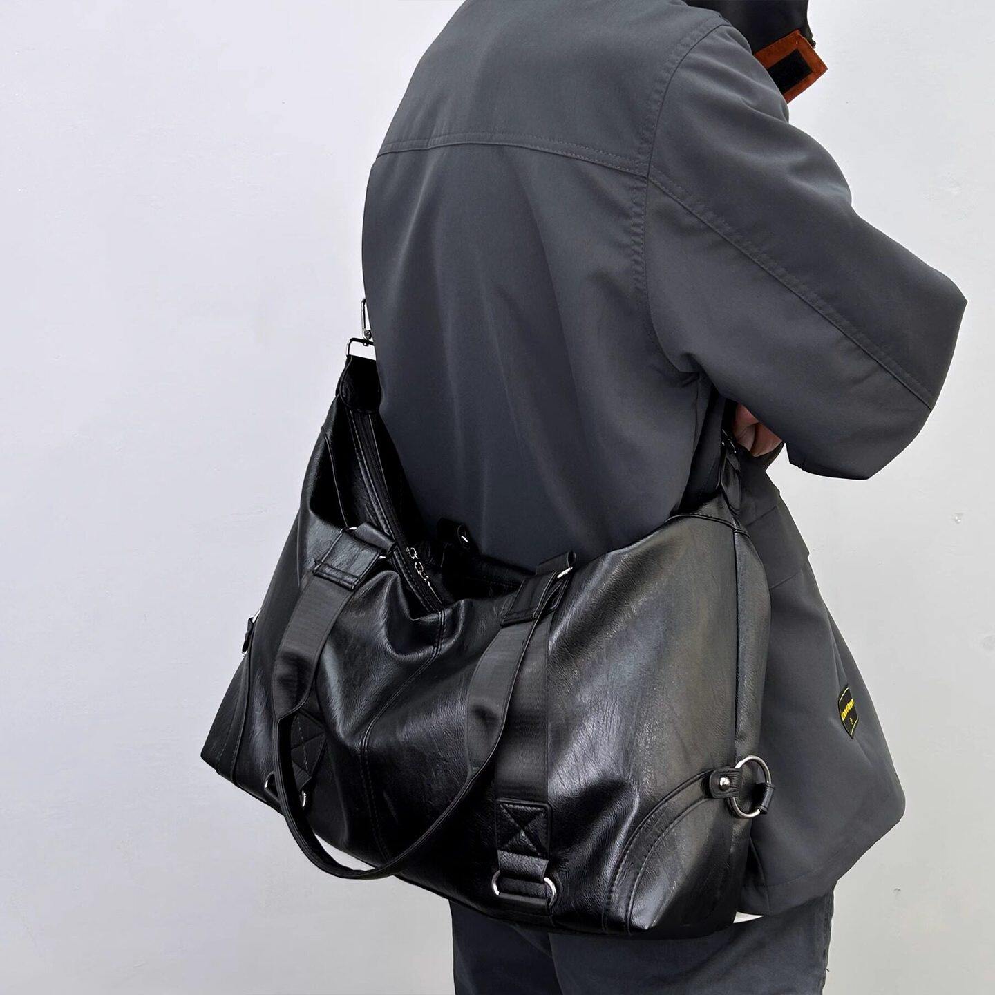 香港IT HKins男士斜挎包潮牌手提2026秋冬软皮运动健身包单肩挎包