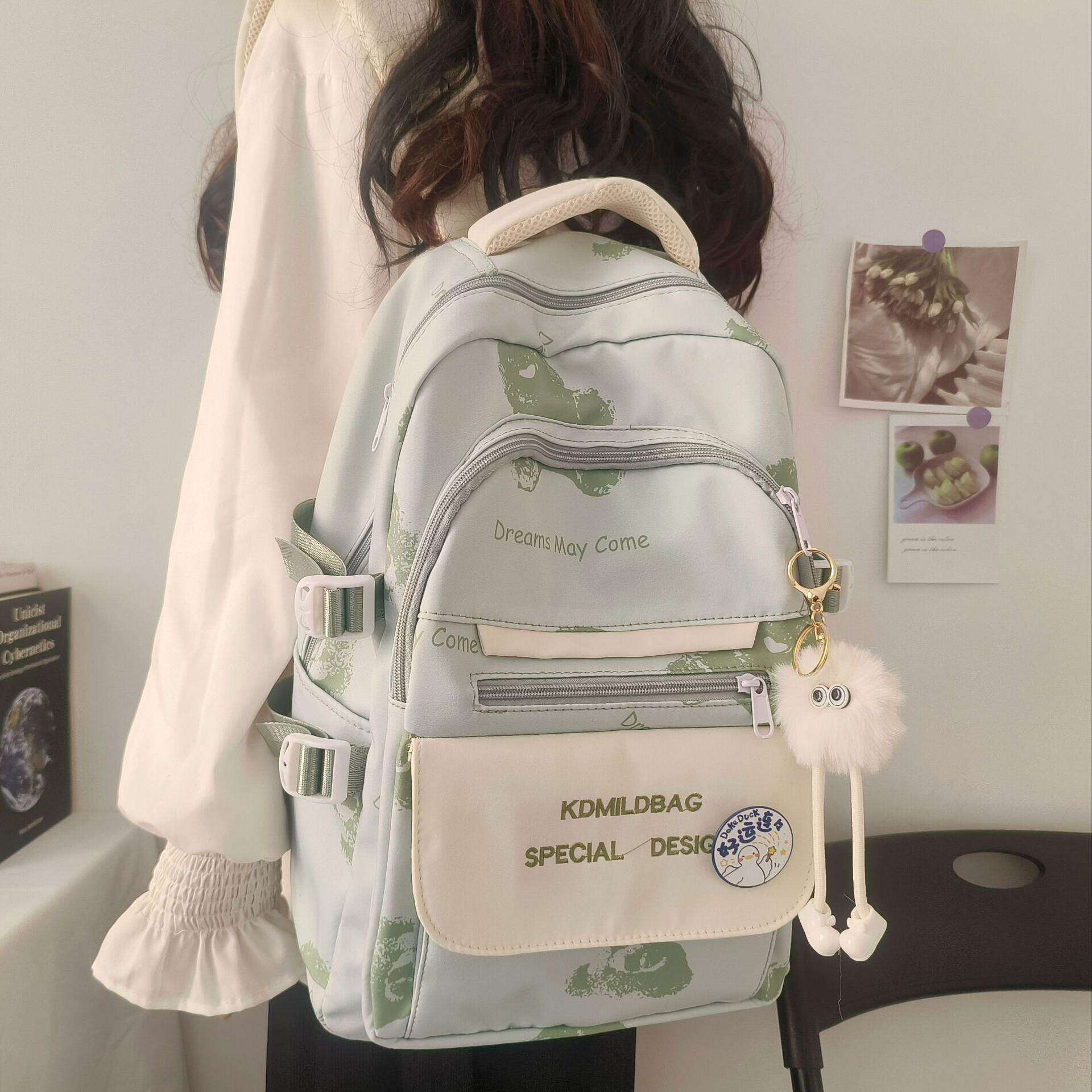 日本进口书包女生初中学生背包女大容量减负护脊简约百搭双肩包