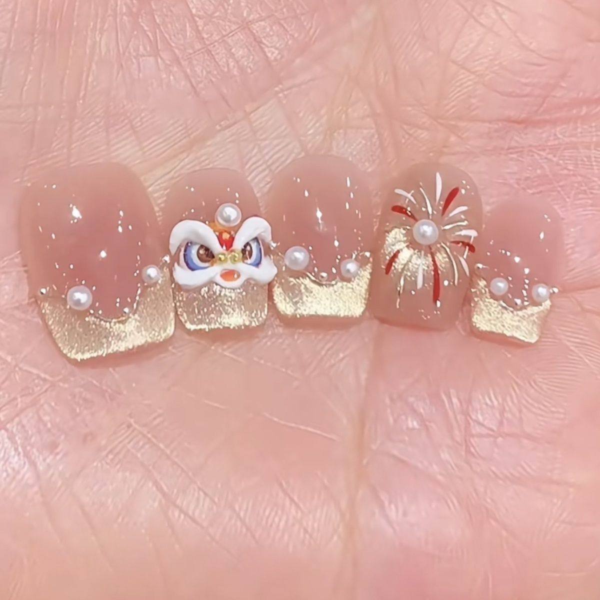 纯手工儿童穿戴甲女童美甲新年烟花醒狮显白年味氛围感ins美甲手