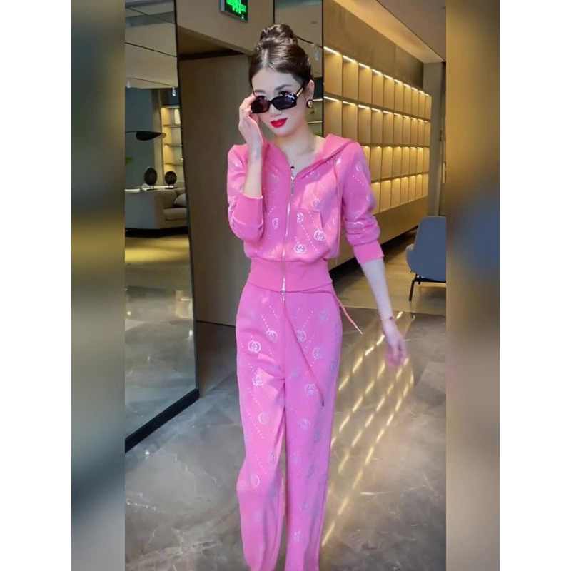 春秋女装轻奢高级感减龄玫红色连帽运动服外套直筒裤两件休闲套装