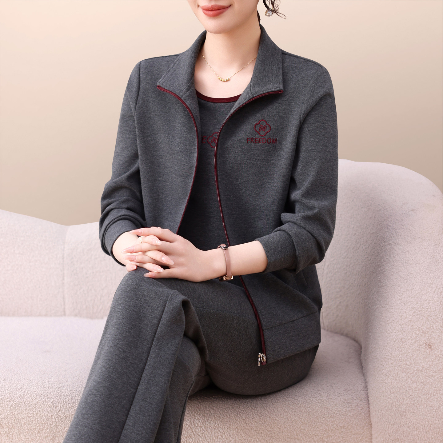 女春秋2026新款立领跑步三件套