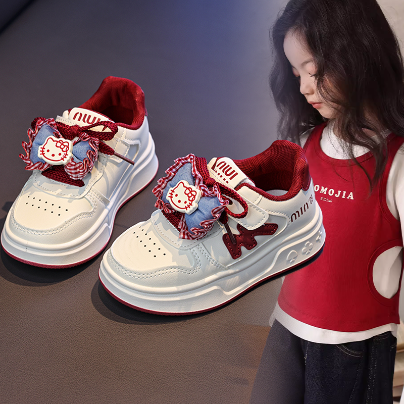 女童2026春秋季新款卡通装饰板鞋中大童时尚百搭软底休闲运动鞋潮