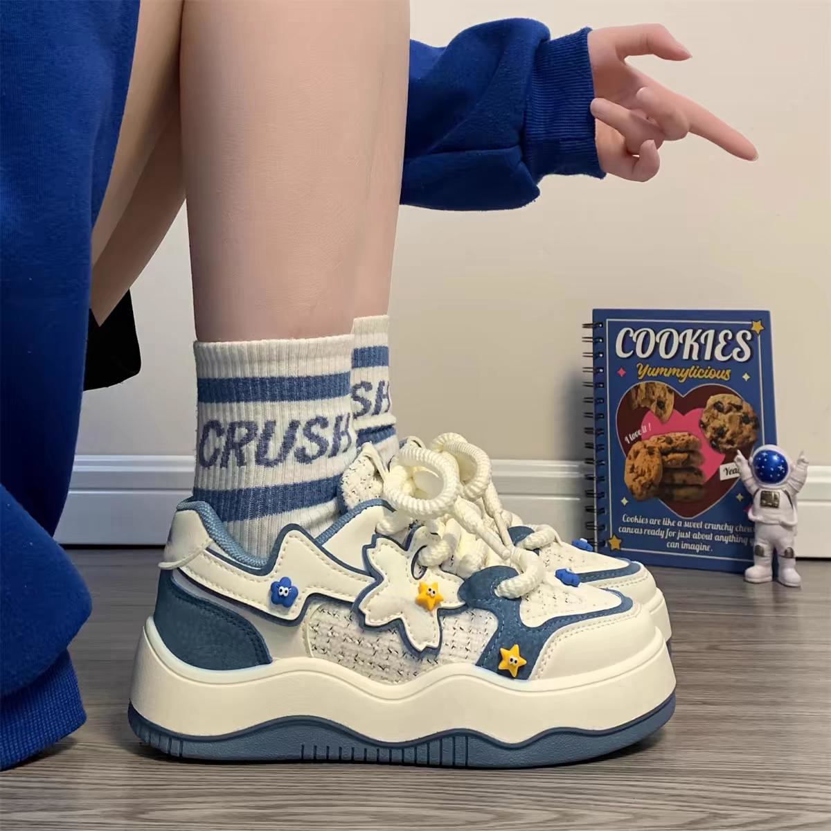 星星女童2026春季新款中大童雾霾蓝厚底板鞋初中生春秋百搭小白鞋