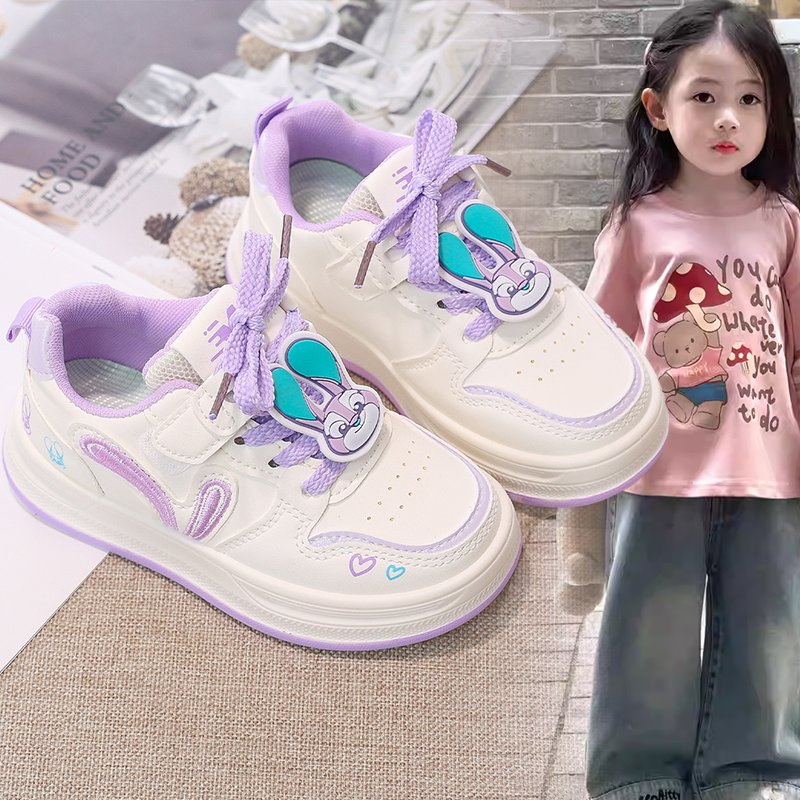 女童2026时尚百搭卡通装饰软底运动板鞋中大童春秋新款潮款休闲鞋