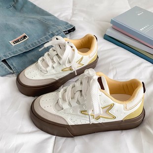 女童鞋韩版星星板鞋女款2026春季新款百搭小众鞋子厚底舒适小白鞋