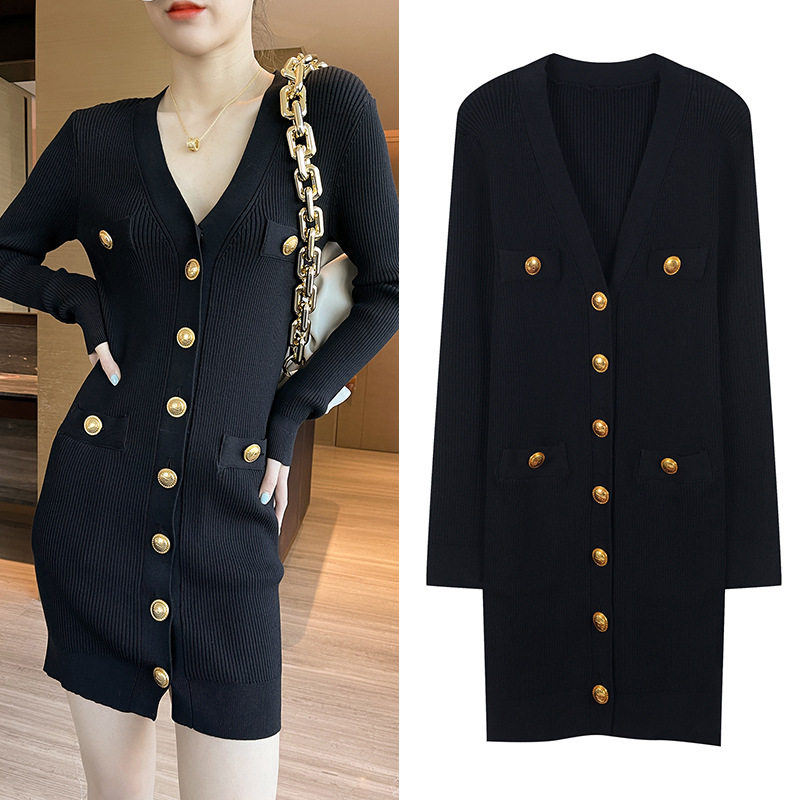 2021年春季新款女装韩版气质V领单排扣长袖针织连衣裙毛衣打底裙