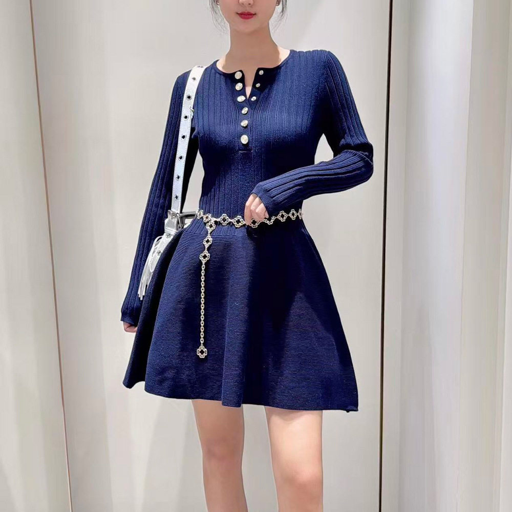 M家2025秋冬新款女装圆领套头优雅时尚收腰修身显瘦针织连衣裙女