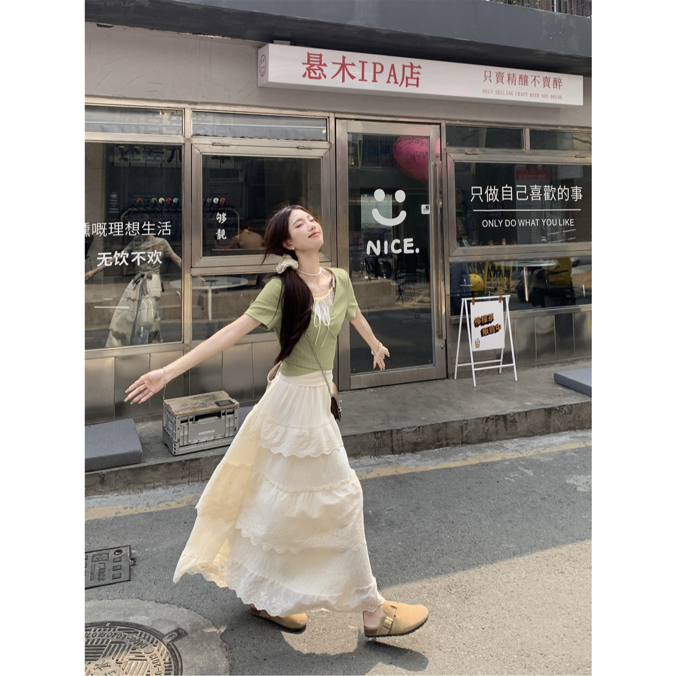实拍实价~ 韩系V领花边两件套绑带短袖T恤+高腰显瘦钩花蛋糕裙