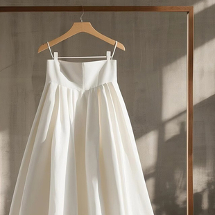 白色半身裙女法式轻奢百搭2025春季新款赫本花苞裙开春穿搭裙子女