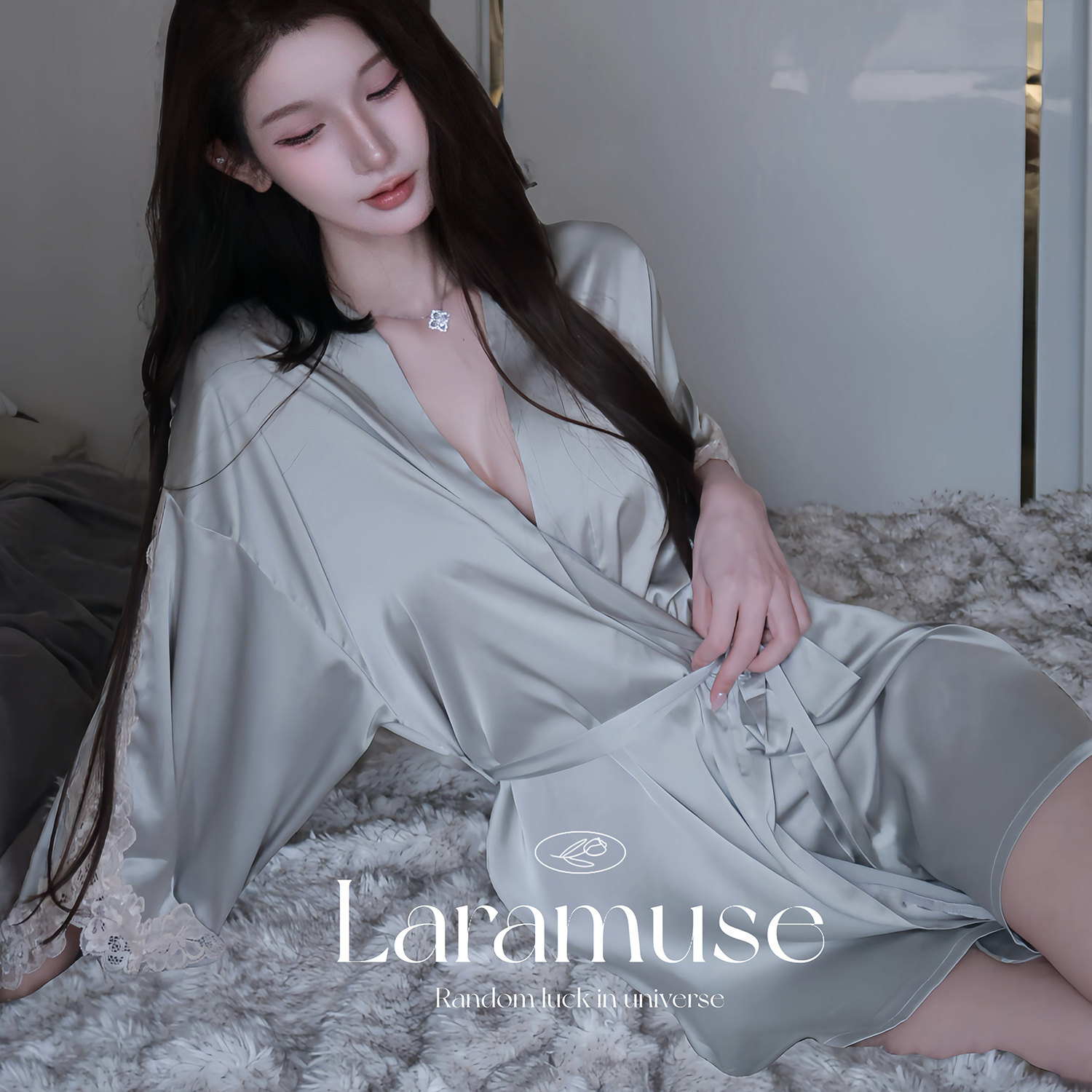 Laramuse·法式浴袍式氛围感情趣睡衣 性感深V内衣缎面睡袍