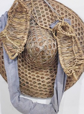 速发红色文化物命纪品念老旧斗笠帽草鞋复古怀旧墙面装饰老革件摆