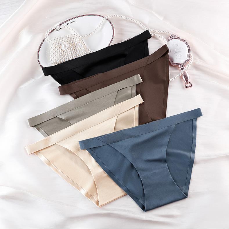 Sexy Underwear for Women Seamless Ice Silk Breathable Briefs