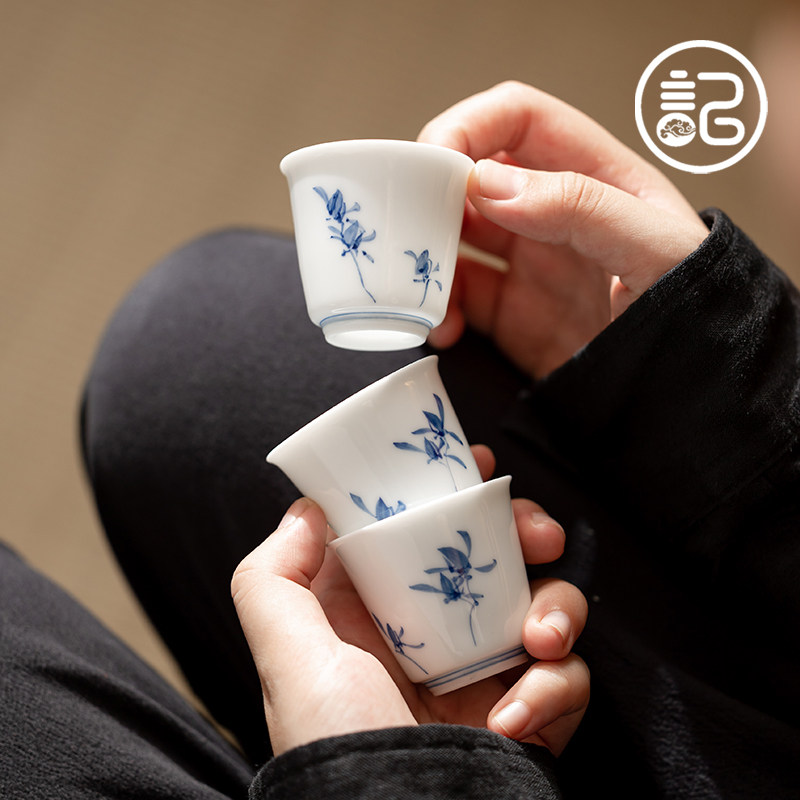 速发《蝴蝶兰花陶手绘品茗杯》瓷茶杯家用小号杯单喝茶功夫