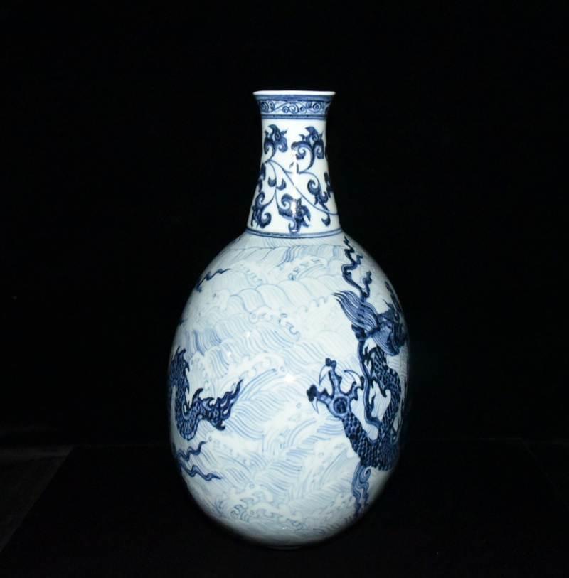 明代永乐青花海水龙纹扁瓶【 44.5x36x26cm】