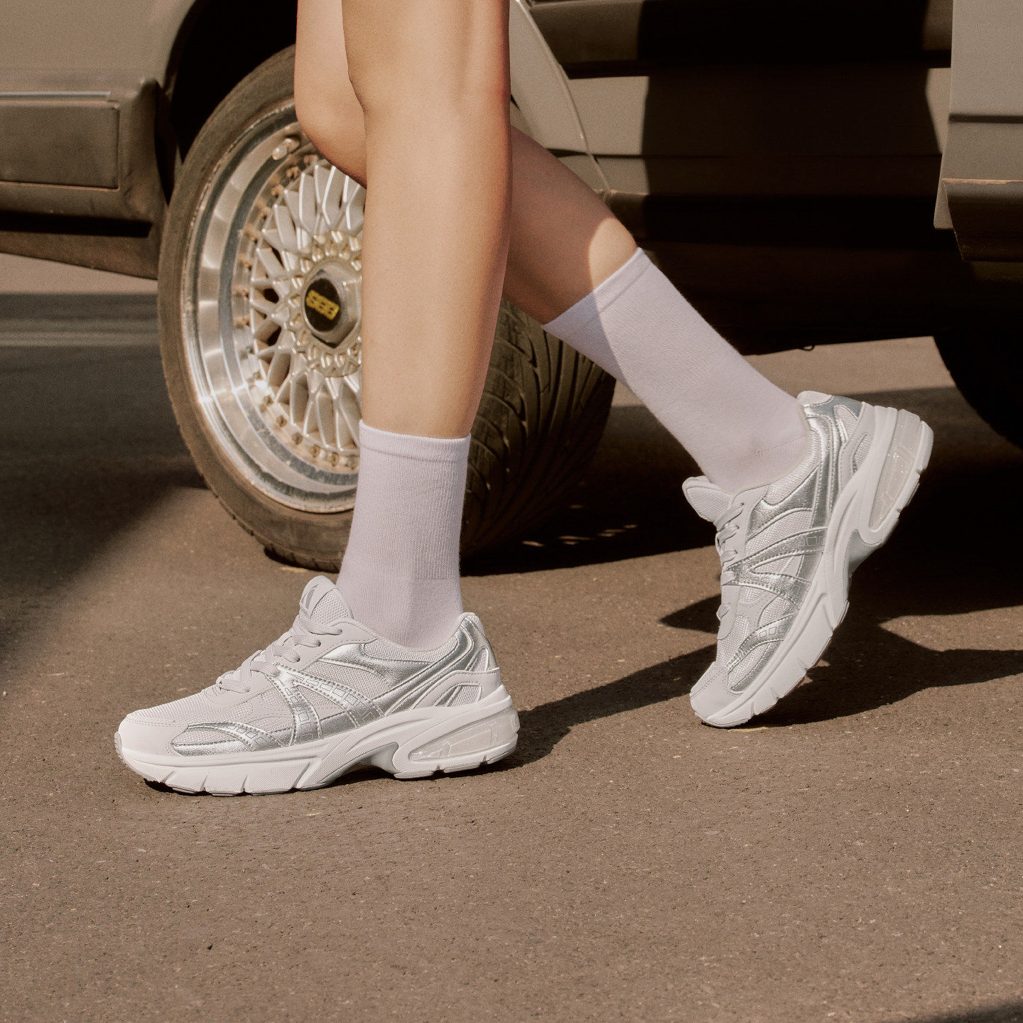 Skechers斯凯奇女鞋秋季新款闪穿月影鞋透气网面运动老爹鞋177357