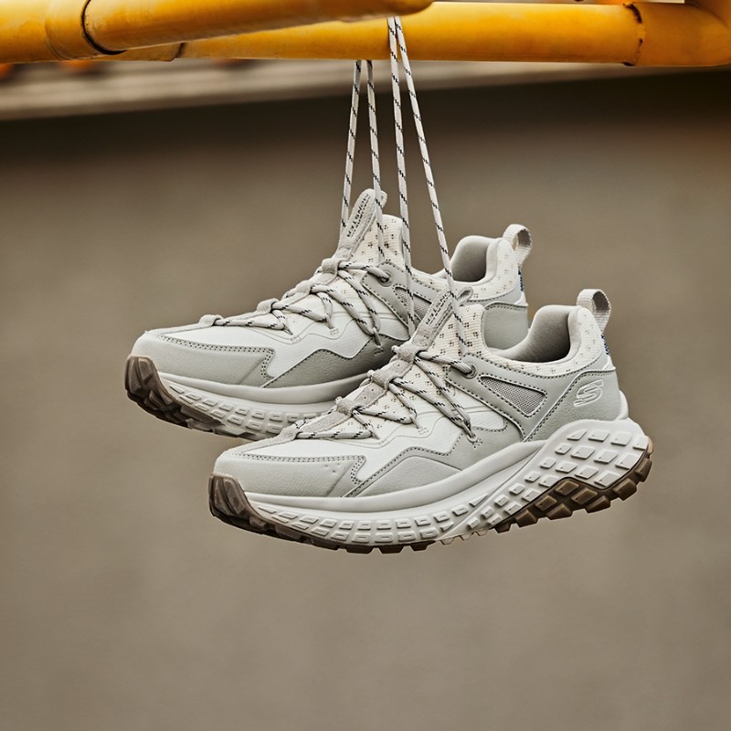 斯凯奇秋冬款男子时尚复古慢跑鞋