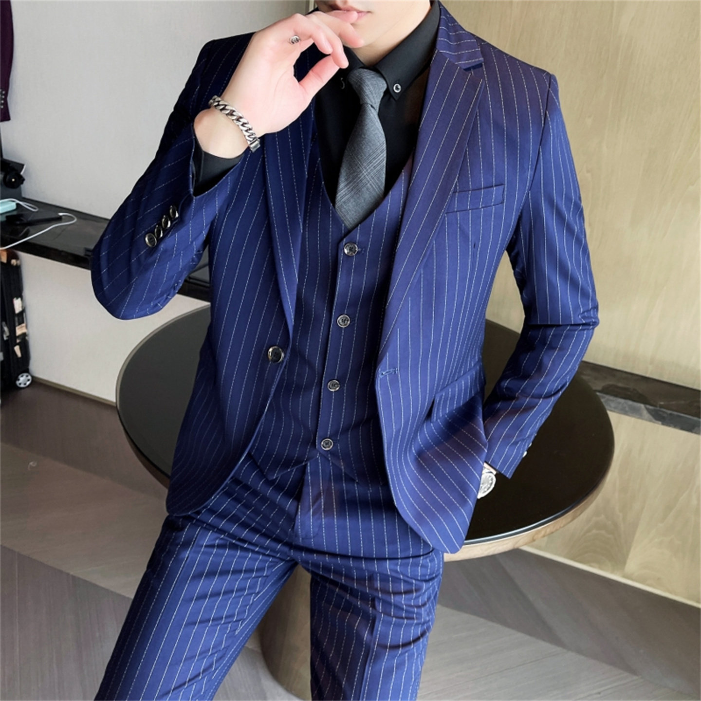 西服套装男薄款条纹商务正装修身