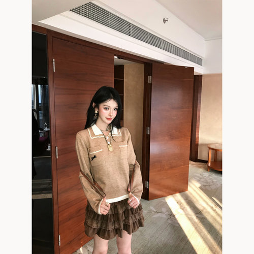 OLIVIA DUO miu系钉珠针织上衣2026年秋季杏色复古翻领长袖针织衫