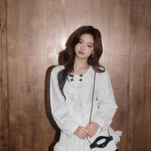 现货 气质秋季 OLIVIA DUO重工蝴蝶结小衫 法式 2025新款 韩系穿搭