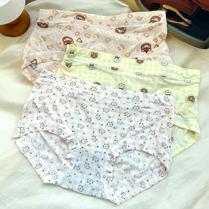 冰丝内裤女中腰牛奶丝滑溜溜透气卡通可爱学生少女三角裤2025新款