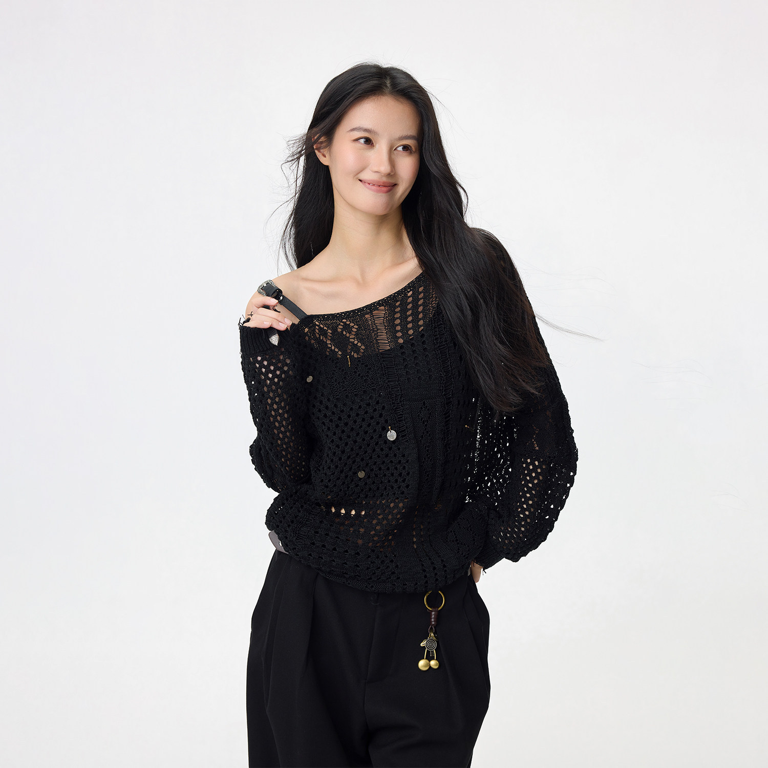 LOUZING黑色针织衫女2026春季镂空宽松慵懒风吊带露肩套头毛衣潮,女装/女士精品,毛衣,淘宝优惠券,粉丝福利购,淘宝优惠卷