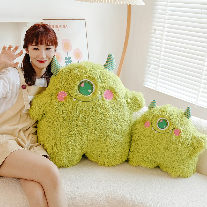 新品呆萌c超丑的独眼小怪兽抱枕靠垫卧室摆件生日礼物男女孩毛绒