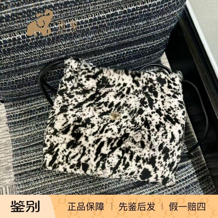 香奈儿豹纹毛毛羊皮抽绳福袋包